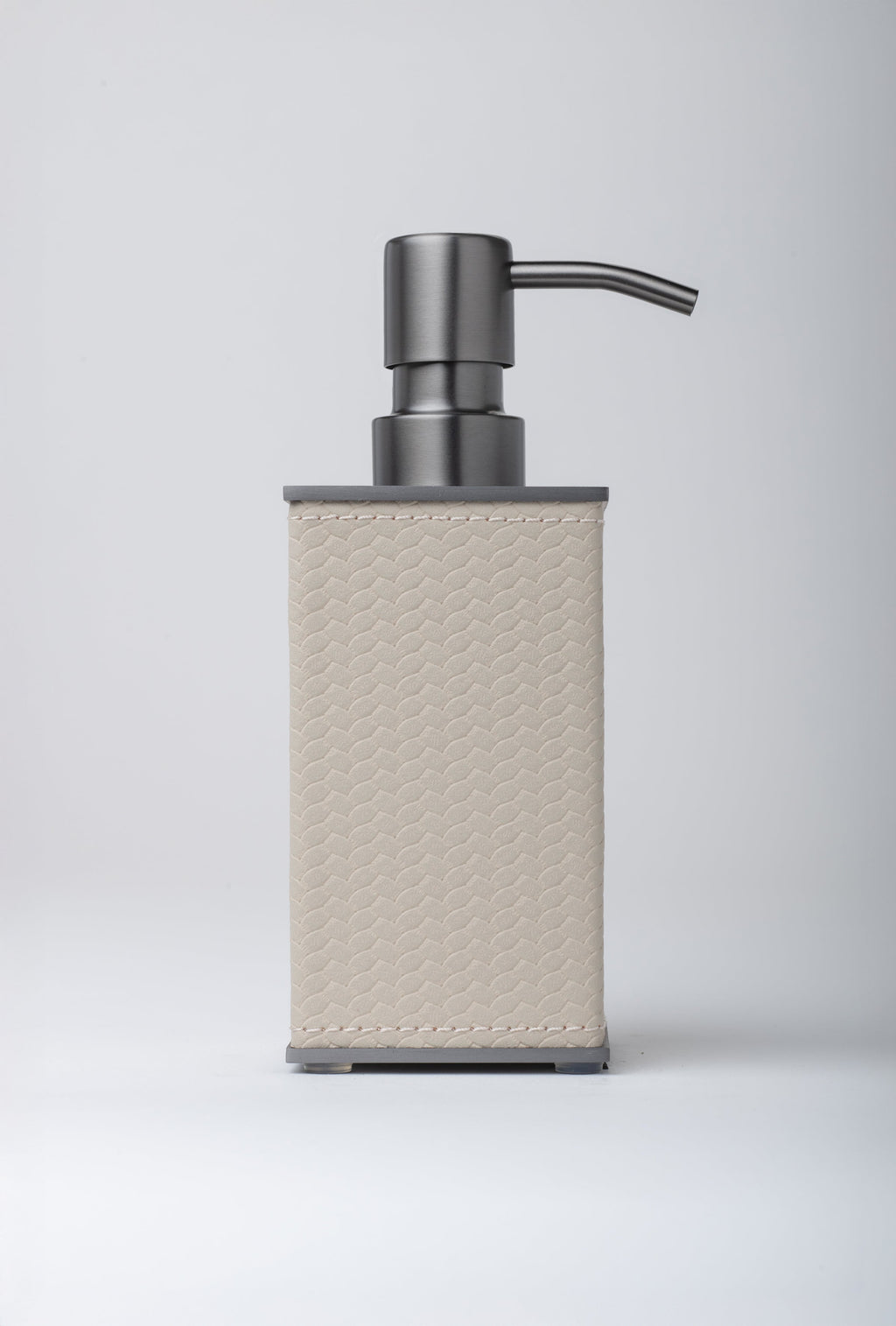 Lumiere Weave Trash Bin - Brushed Brass