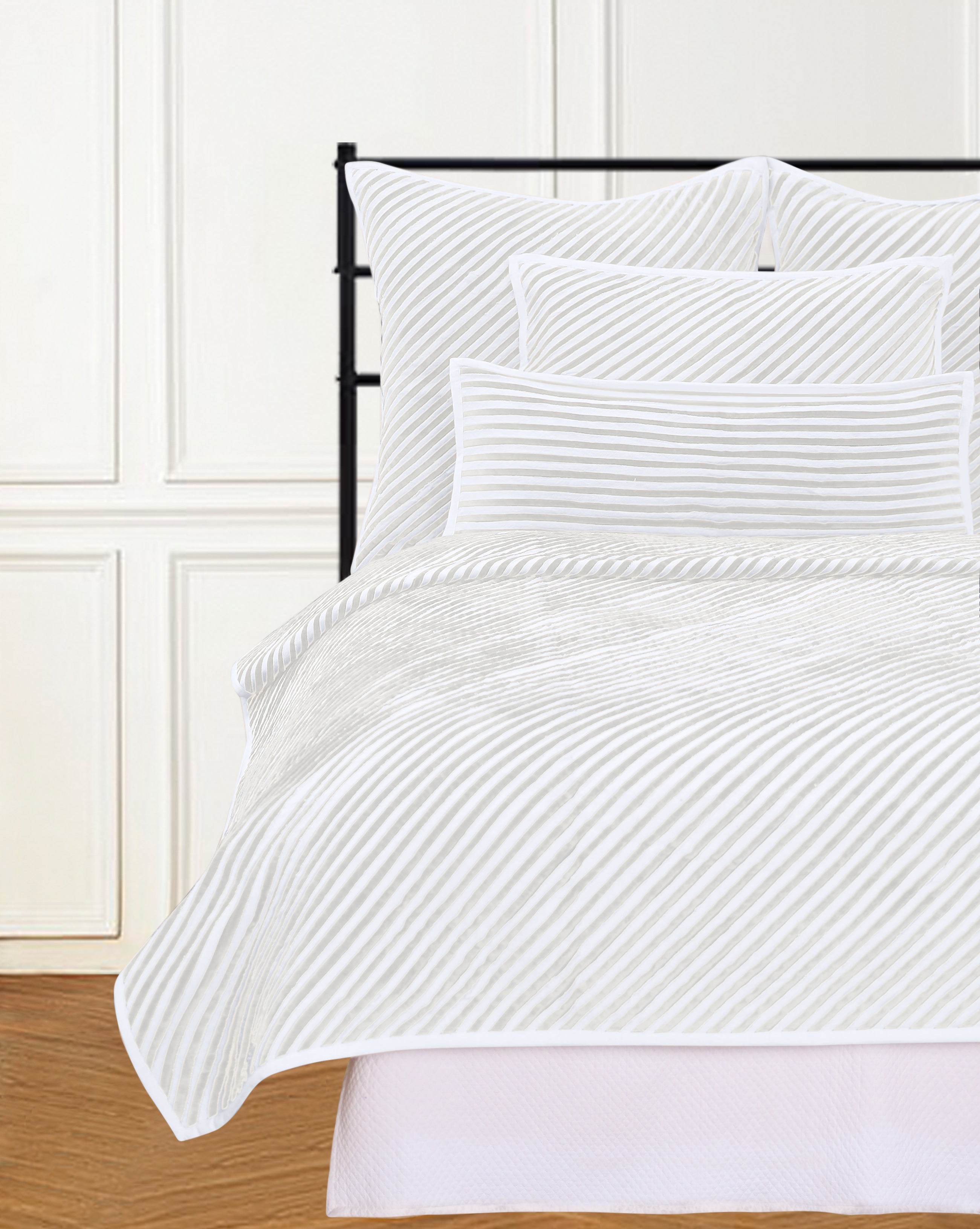 MICAH QUEEN QUILT WHITE & NATURAL