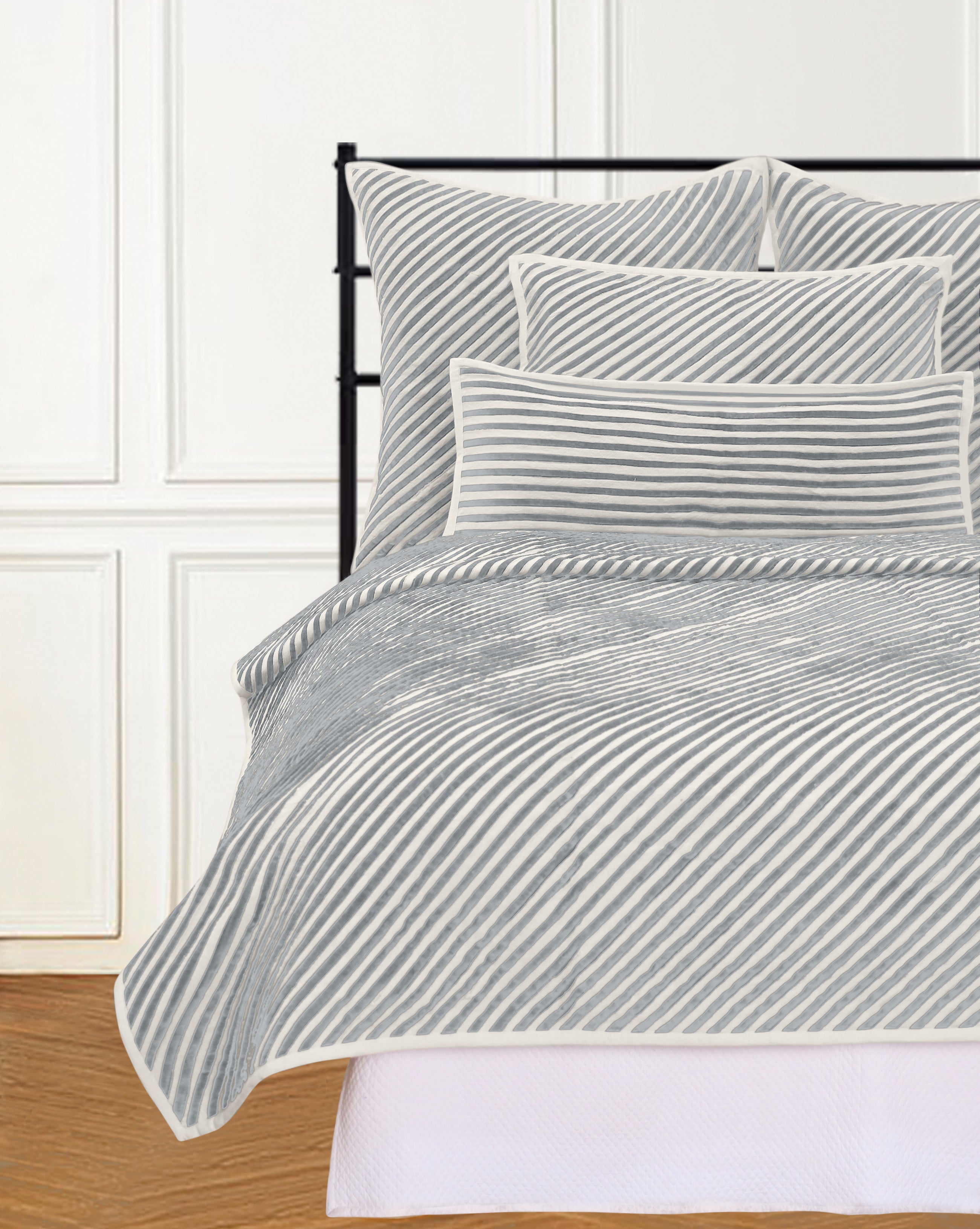 MICAH QUEEN QUILT GREY & NATURAL