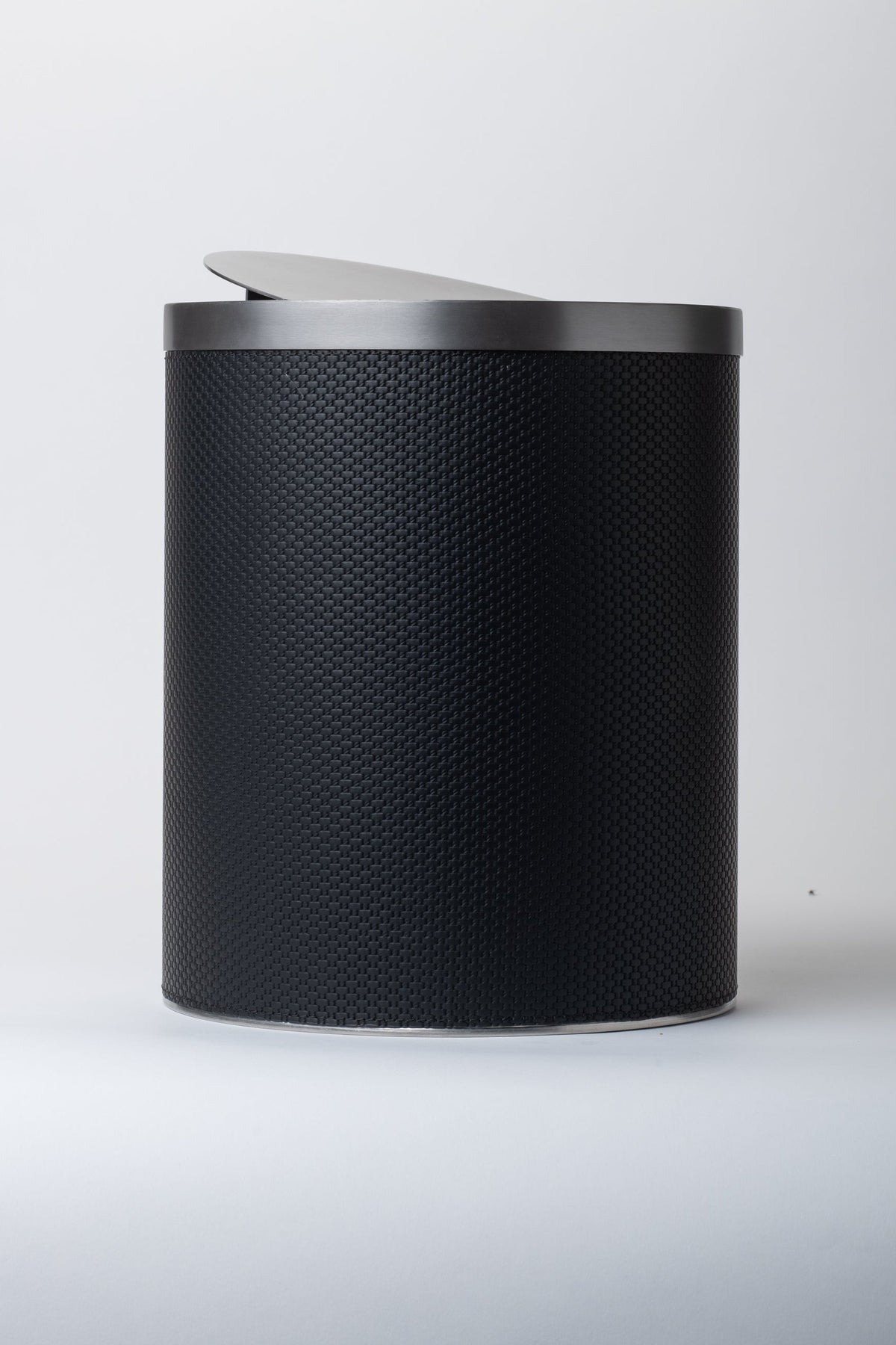 Onyx Trash Bin - Brushed Brass