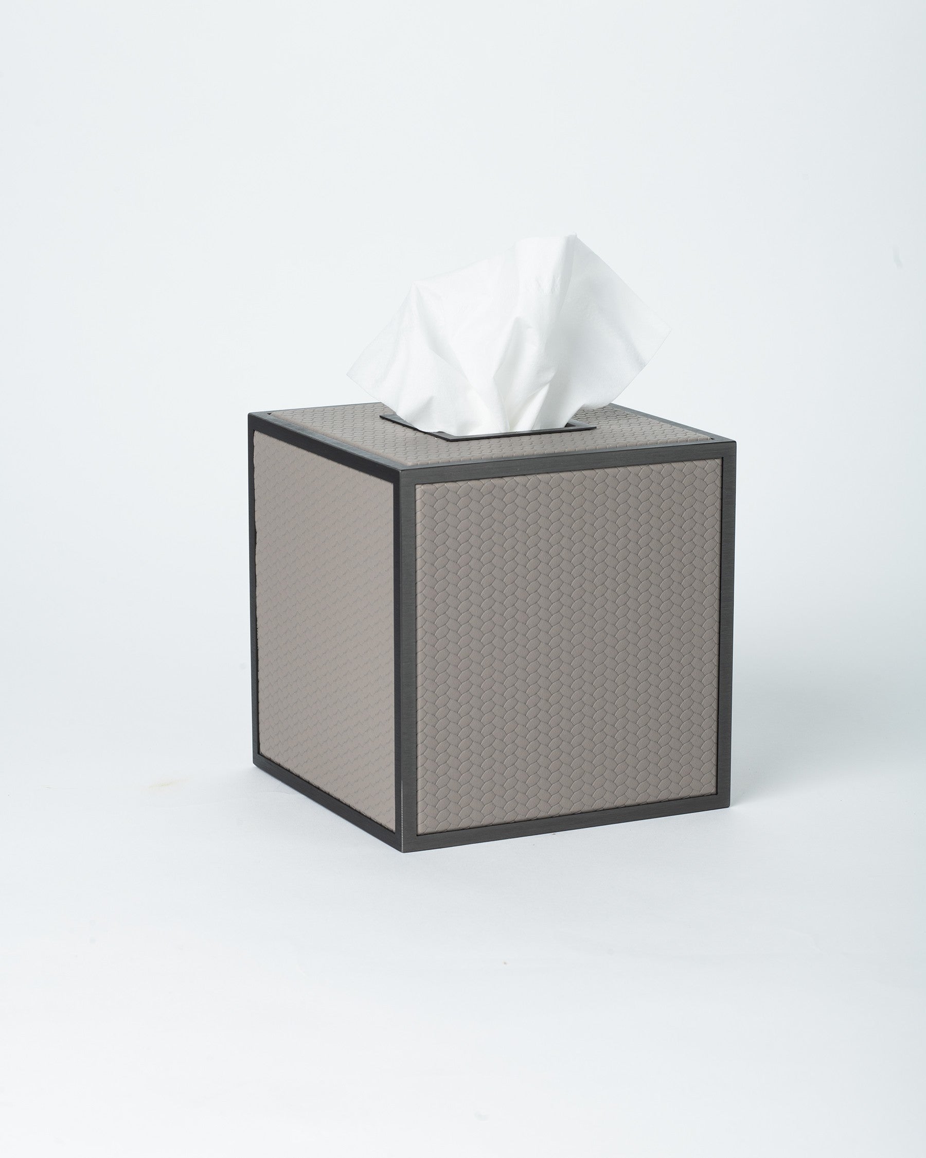Sterling Weave Trash Bin - Brushed Brass