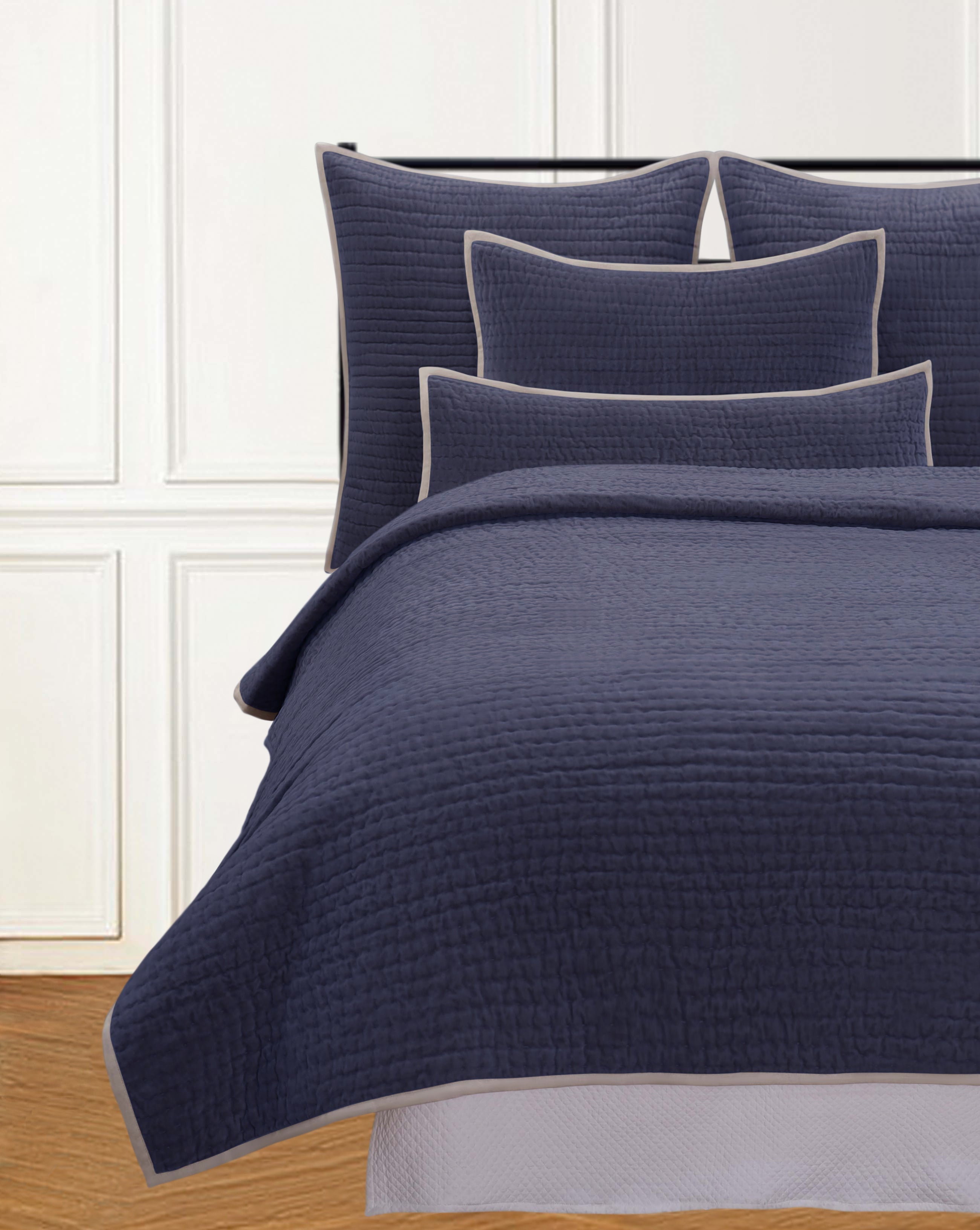 TAYLOR QUEEN QUILT INDIGO