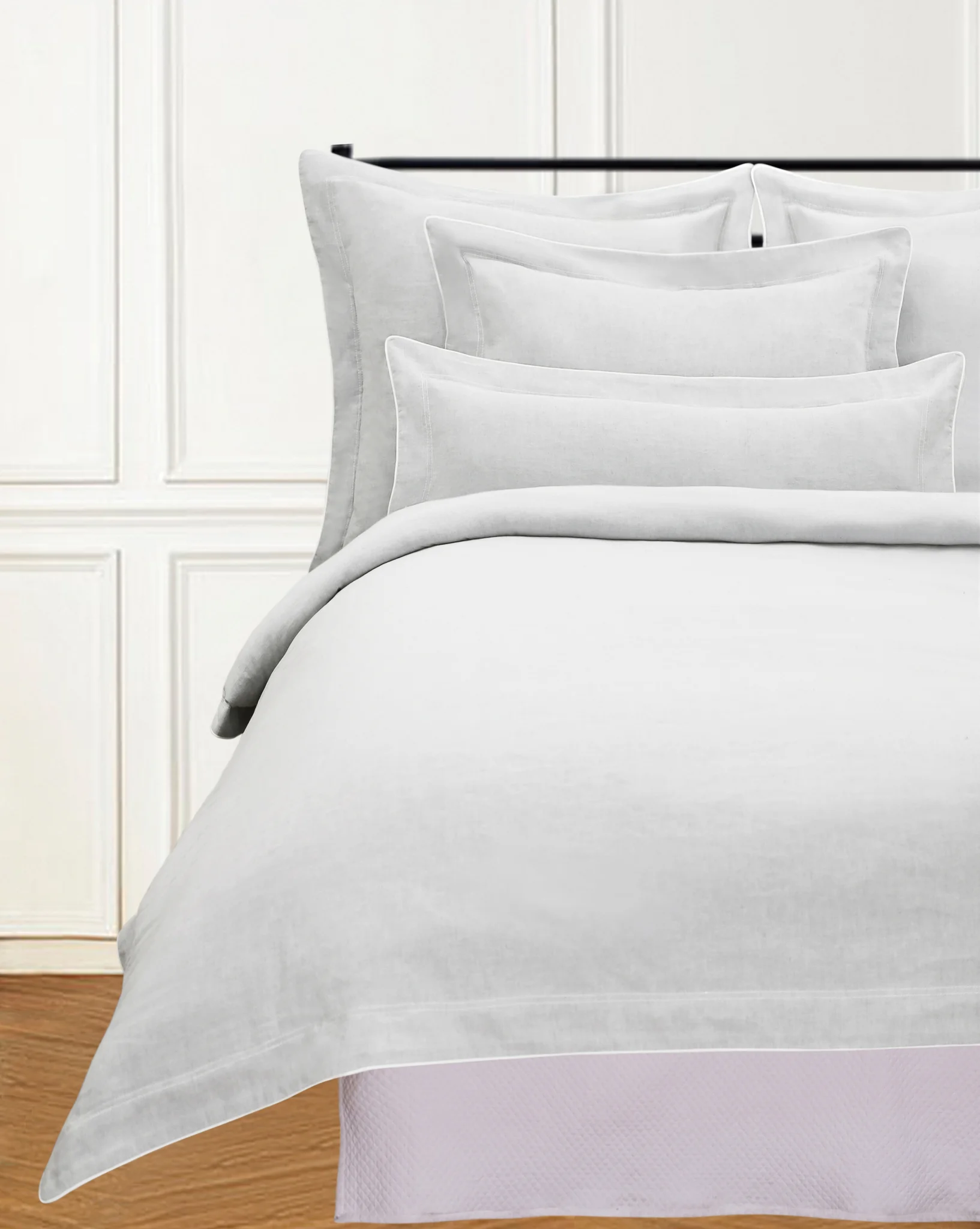 ARIANNA QUEEN DUVET WHITE W/ BLACK CORD