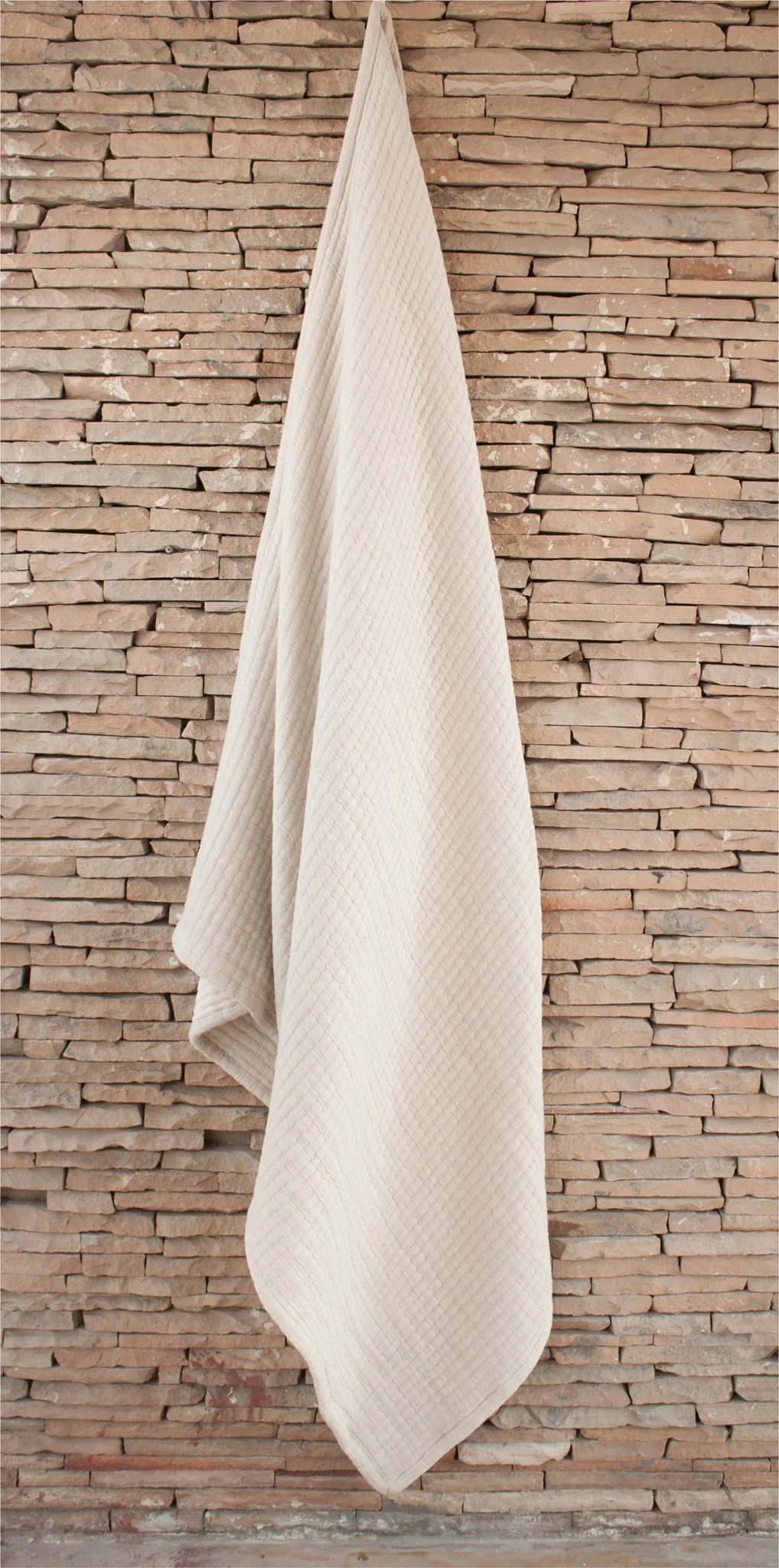 BRAYDEN 50X70 THROW CREAM